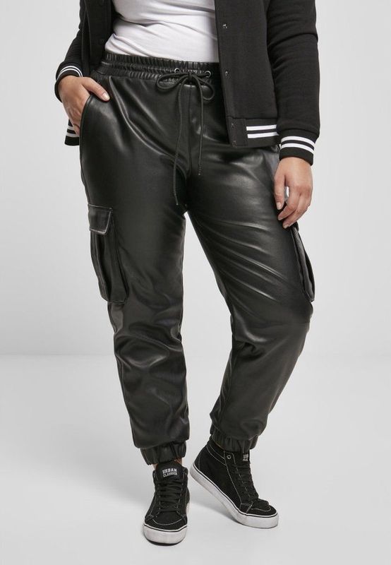 Urban Classics - Faux Leather Cargobroek - Zwart