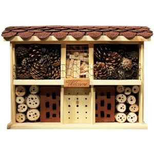 Insectenhotel bouwpakket ""Landhaus Comfort"" voor wilde bijen met rood bitumendak, 47 x 12,5 x 34 cm, grenen