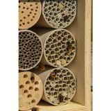 dobar® 28540e Professioneel wilde bijenhotel, bijenhuis van hout, massieve nesthulp met papieren buizen, insectenhotel voor gemaskerde bijen, metselbijen, zijdebijen, 16 x 12,5 x 23 cm, naturel