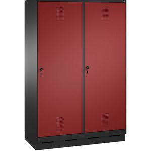 C+P EVOLO garderobekast, deur over 2 afdelingen, met sokkel, 4 afdelingen, 2 deuren, afdelingbreedte 300 mm, zwartgrijs/robijnrood