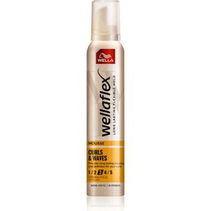 Wella Wellaflex Curl Styling Mousse  Voor Golvend en Krullend Haar 200 ml