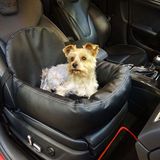 Extra pflegeleichter Hunde Leder Look Autositz - Verst&#228;rkter Autositz f&#252;r kleine und mittlere Hunde - hochwertiger und wasserfester Hundeautositz f&#252;r den Beifahrersitz im Auto (L-Gr&#246;&#223;e, Schwarz) kompatibel f&#252;r Volvo S90 II