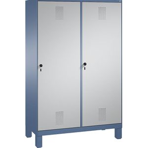 C+P EVOLO garderobekast, deur over 2 afdelingen, met poten, 4 afdelingen, 2 deuren, afdelingbreedte 300 mm, verblauw / blank aluminiumkleurig
