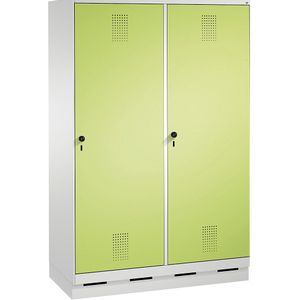 C+P EVOLO garderobekast, deur over 2 afdelingen, met sokkel, 4 afdelingen, 2 deuren, afdelingbreedte 300 mm, lichtgrijs/felgroen