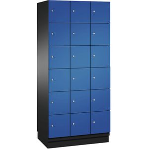 C+P Zesvoudige locker Cambio, 3 compartimenten, zwartgrijs / gentiaanblauw, plaatstalen deur, b = 900 mm, 18 vakken