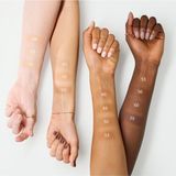essence NATURAL MATTE MOUSSE FOUNDATION, Nr. 04, Nude, mattierend, abdeckend, Expressergebnis, matt, vegan, ölfrei, ohne Parfüm, ohne Alkohol, 1er Pack (15g)