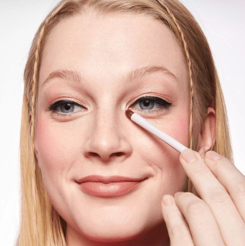 Essence - Precision Meets Perfection - Oogschaduwkwast - 1 St