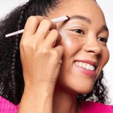 essence - Brow Brush - Make-up Kwast - Zwart - Gerecycled Materiaal