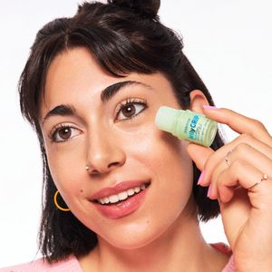 Essence - Jelly GRIP - Oogcrème & Ooggel - 4 g - Veganistisch