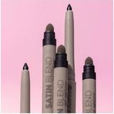 Essence - Satin Blend Gel Eyeliner - 01 Pure Black - 0,2 g