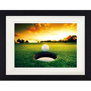 1art1 Golf Poster Ball On The Edge Ingelijste Foto Met Passepartout | Muur Foto's | In Een Fotolijstje 40x30 cm