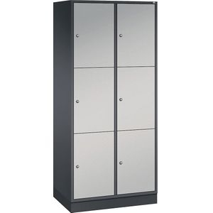 C+P Drievoudige locker Intro, 2 compartimenten, zwartgrijs / blank aluminiumkleurig, b x d = 820 x 500 mm