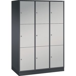 C+P Drievoudige locker Intro, 3 compartimenten, zwartgrijs / blank aluminiumkleurig, b x d = 1220 x 600 mm