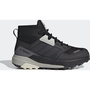 adidas Terrex Trailmaker Mid R.rdy K, wandelschoenen, hoog, uniseks, kinderen, zwart en grijs Negbás aluminium, 35.5 EU