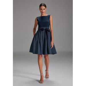 SWING - Jurk - Marine - Microtaf - Knielengte - Mouwloos