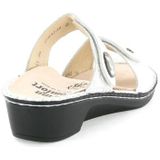 Finn Comfort - 2697 Felice - Slippers - Zilver - Leer