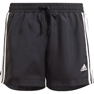 Adidas designed to move 3-stripes short in de kleur zwart/wit.
