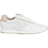Leren sneakers met perforaties TAMARIS. Leer materiaal. Maten 37. Wit kleur