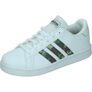 Adidas grand court camouflage in de kleur wit.