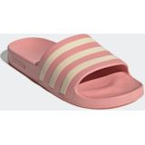 Adidas adilette aqua badslippers in de kleur roze.