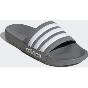 Adidas adilette shower badslipper in de kleur grijs.