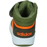 Adidas hoops mid lifestyle basketbal strap in de kleur groen.