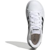 Adidas grand court lifestyle tennis lace-up in de kleur wit.