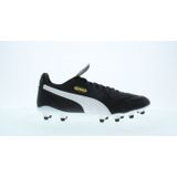 Puma king top fg/ag in de kleur zwart.