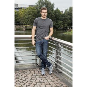 Build Your Brand - By004 - T-shirt - Softapricot - Slim Fit van Katoen