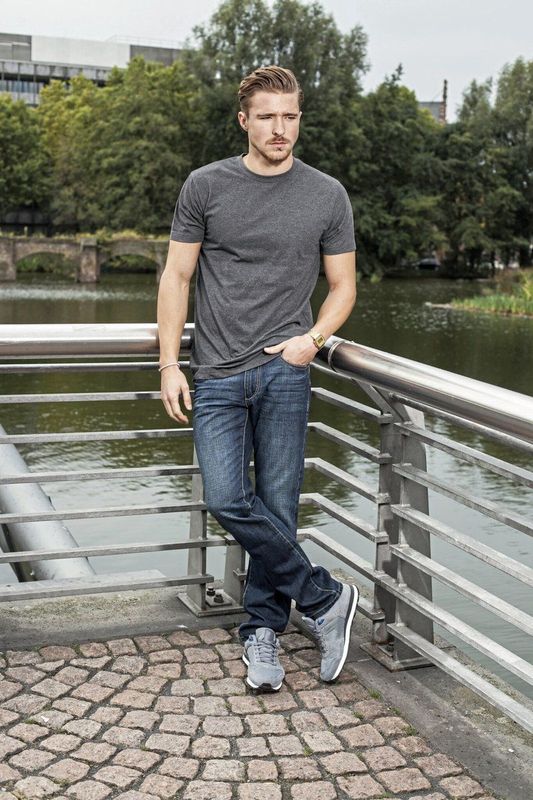 Build Your Brand - Heren T-shirt - Softaprikoos - Katoen - Ronde Hals