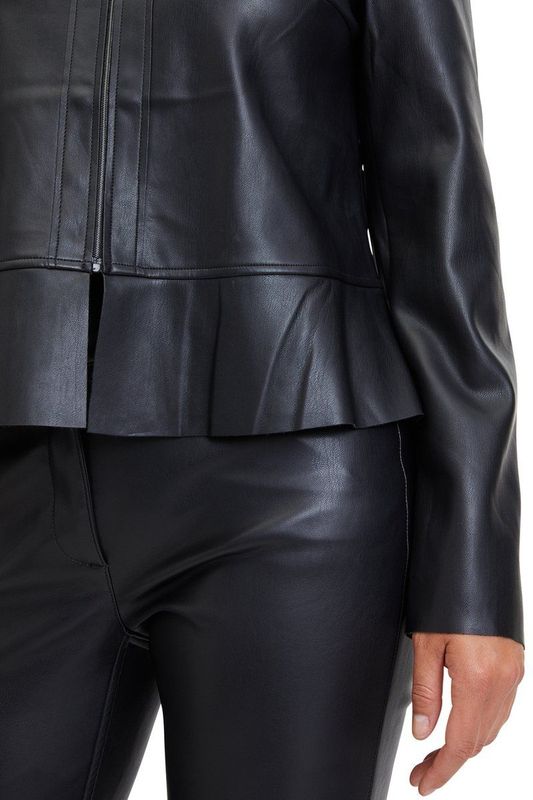 Betty Barclay - Blazer - Zwart - Imitatieleder - Aansluitende Pasvorm