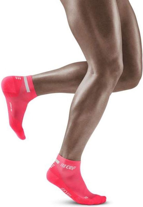 CEP - Compression the Run V4 - Compressiekousen - Zwart - Synthetisch