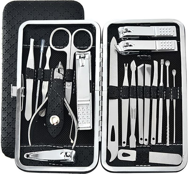 TPFBeauty Maniküre- & Pediküre-Set 19-teilig aus Kunstleder - Schwarz