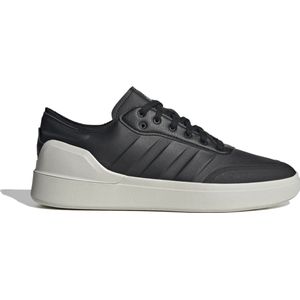 Adidas court revival in de kleur zwart.