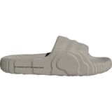 adidas - adilette 22 - Badslippers - Bruin - EVA-materiaal op bio-basis