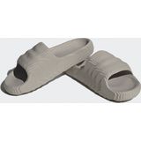 adidas - adilette 22 - Badslippers - Bruin - EVA-materiaal op bio-basis