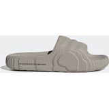 adidas - adilette 22 - Badslippers - Bruin - EVA-materiaal op bio-basis