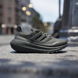 Adidas - Ultraboost Light COLD.RDY - Hardloopschoenen - Zwart - Textiel - Waterafstotend