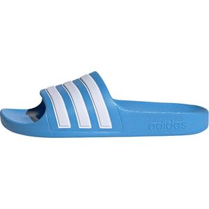 Adidas adilette aqua badslippers in de kleur blauw.