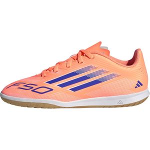 adidas - F50 CLUB KIDS IN - Voetbalschoenen - PURRUS/FTWWHT/LUCLEM - Geschikt als Binnenschoenen