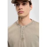 QS - Shirt - Beige - Lange Mouw - Henley Hals - Normale Pasvorm