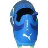 Puma ultra ultimate fg/ag in de kleur blauw.