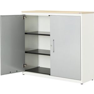 mauser Vleugeldeurkast, h x b = 1180 x 1200 mm, kunststof blad, 2 legborden, zuiver wit / blank aluminiumkleurig / ahornhoutdecor