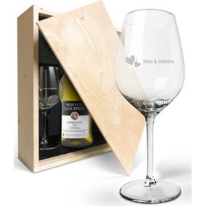 Wijnpakket met glas - Maison de la Surprise Chardonnay (Gegraveerde glazen)