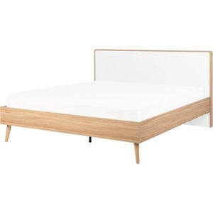 Beliani - Bett Braun 140 x 200 cm Holzoptik Weiße Kopfteil Mit Lattenrost Klassisch