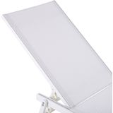 Ligstoel wit textiel aluminium frame verstelbare rugleuning met zwenkwielen 198 x 61 cm