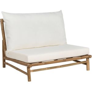 Lage stoel fauteuil bamboe hout wit rugleuning met zitkussens binnen en buiten ontwerp modern rustiek ontwerp