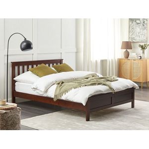 Beliani - Bett Dunkelbraun Kiefernholz mit Lattenrost 140 x 200 cm Hohes Kopfteil Doppelbett Klassisch Skandinavisch Schlafzimmer Ausstattung Möbel