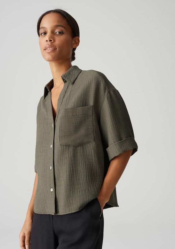 Opus - Blouse - Olijfgroen - Gestreepte Structuur - V-hals - Halflange Mouwen