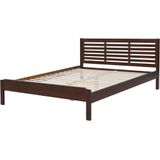 Houten bed donkerbruin 180 x 200 cm met lattenbodem hoog hoofdbord